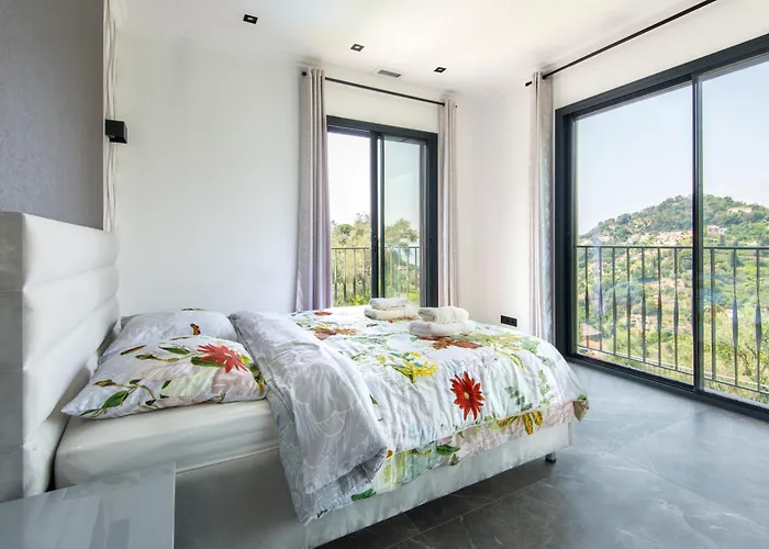 Jolie Maison Au Calme Сasa de vacaciones Menton